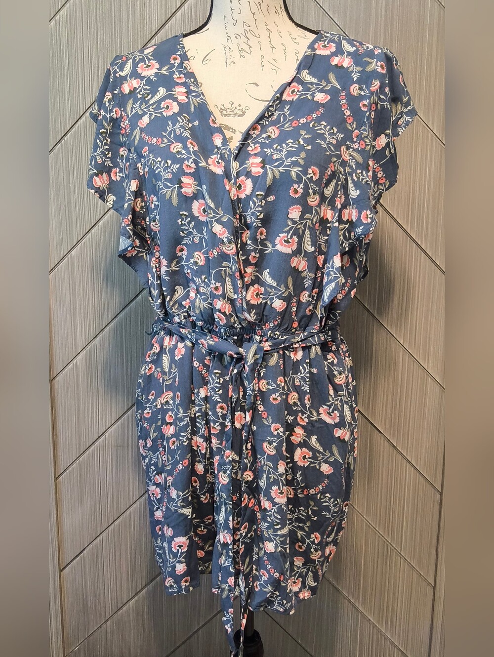Time and Tru XL 16-18 Blue Floral Wrap Romper Flutter Sleeve Belted Romantic